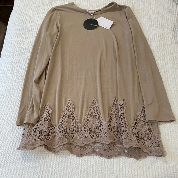 mittoshop Tops - Mitto Shop women’s nude tan tunic long sleeved shirt size large